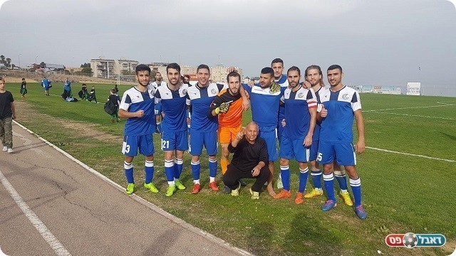 שחקני קריית אתא בסיום (עודד חסין)